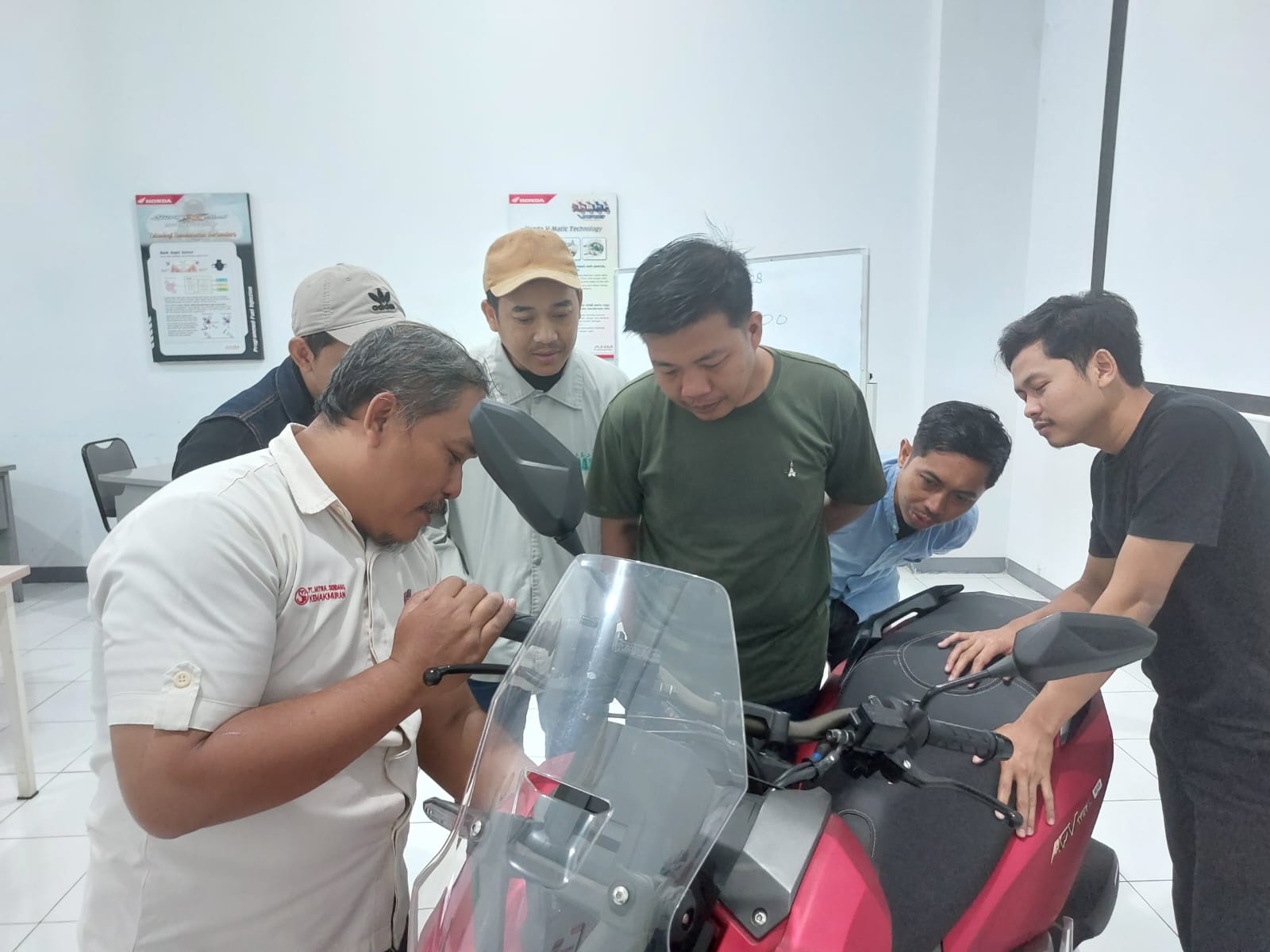 Honda Banten Gelar Workshop Bedah Teknologi Motor